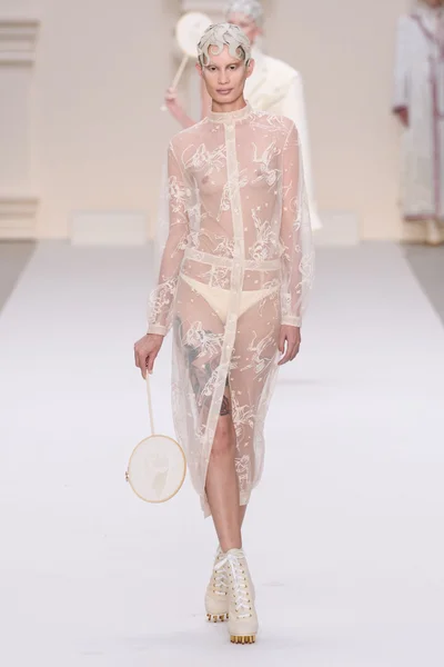 Look 25